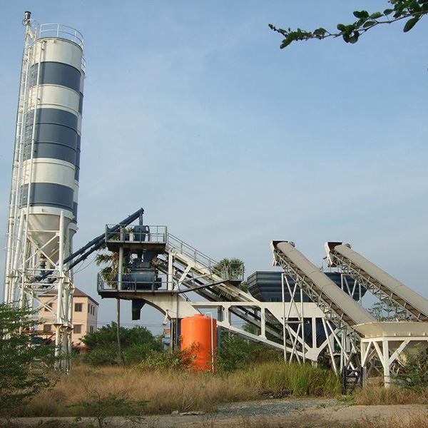 Mini mobile concrete batching mixing plant